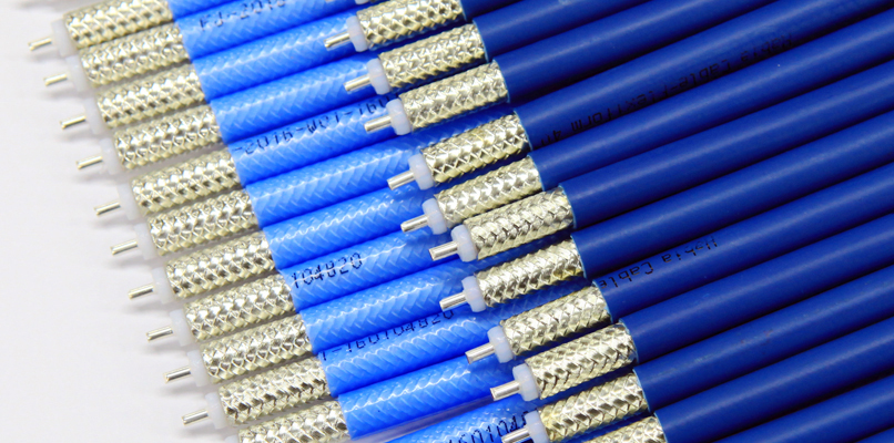 Our reformable coaxial cables Flexiform™ are made with PTFE.